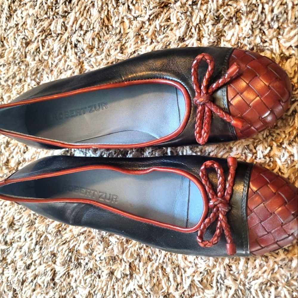 Robert Zur flats
